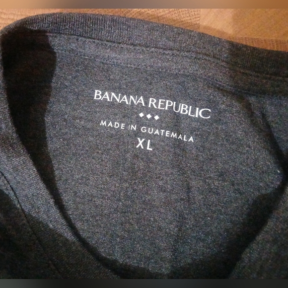 🆕️ Banana Republic Tee - Picture 3 of 5